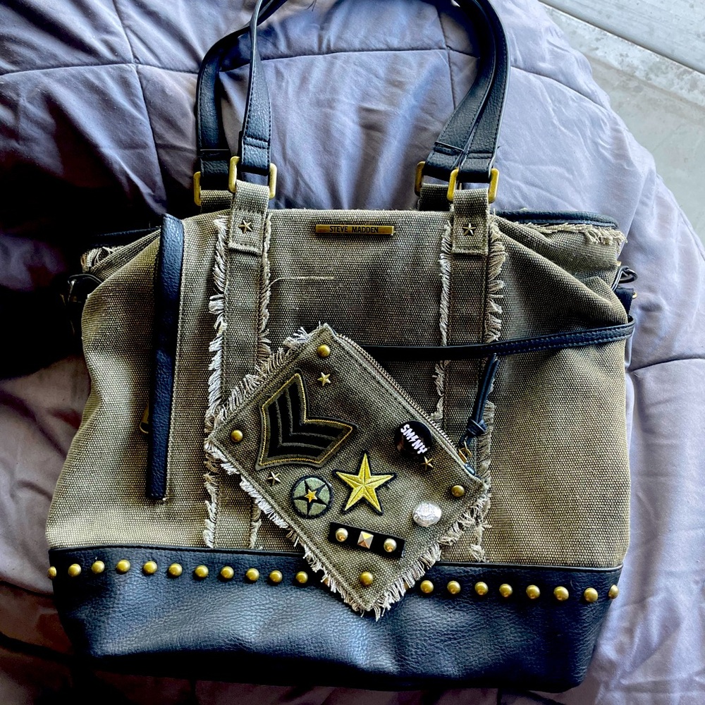 Steve Madden LARGE cross body bag